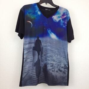 Crank Large Fantasy Graphic V-neck Black Tee